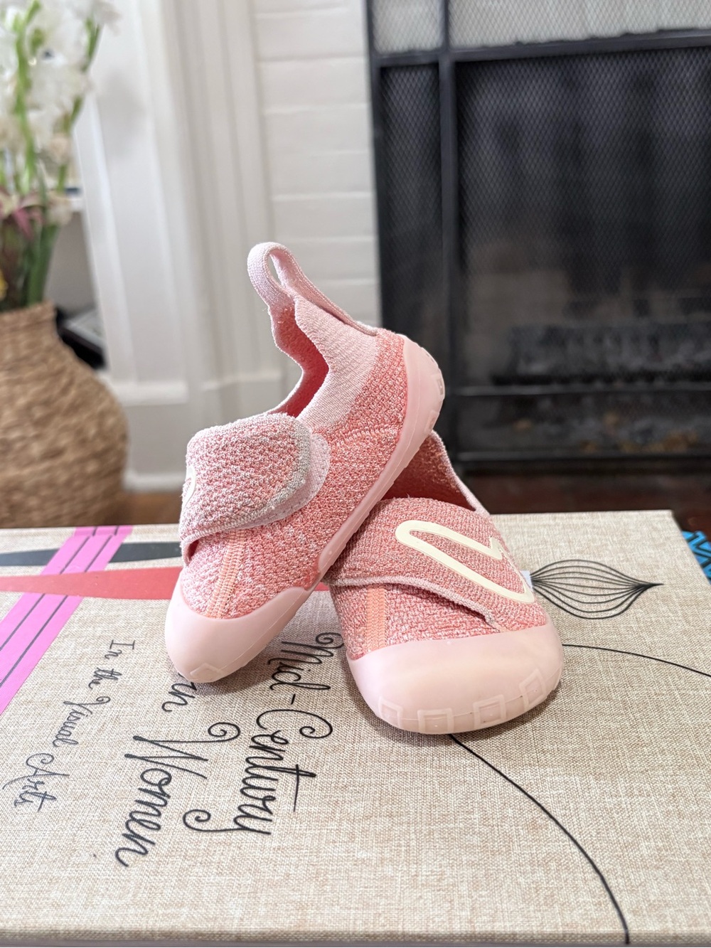 Nike Kids Pink Knit Hook-and-Loop Sneakers